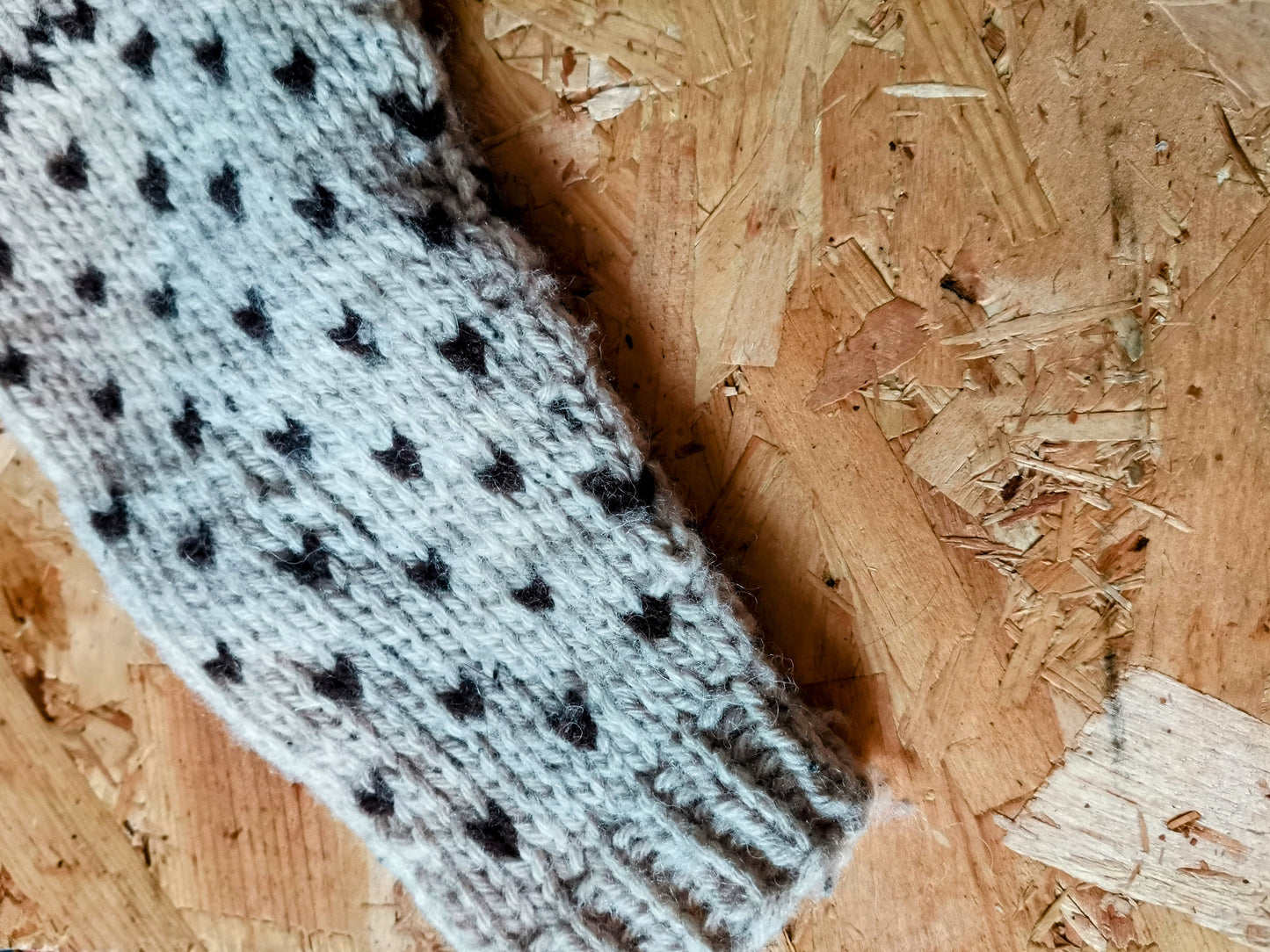 Handknitted Jumper - Beige (6-7yrs)