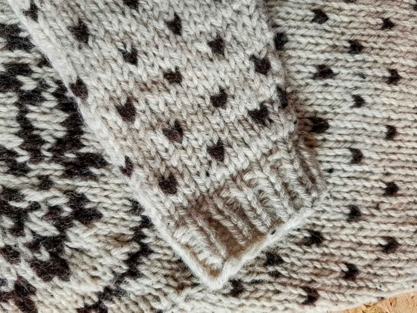 Handknitted Jumper - Beige (6-7yrs)