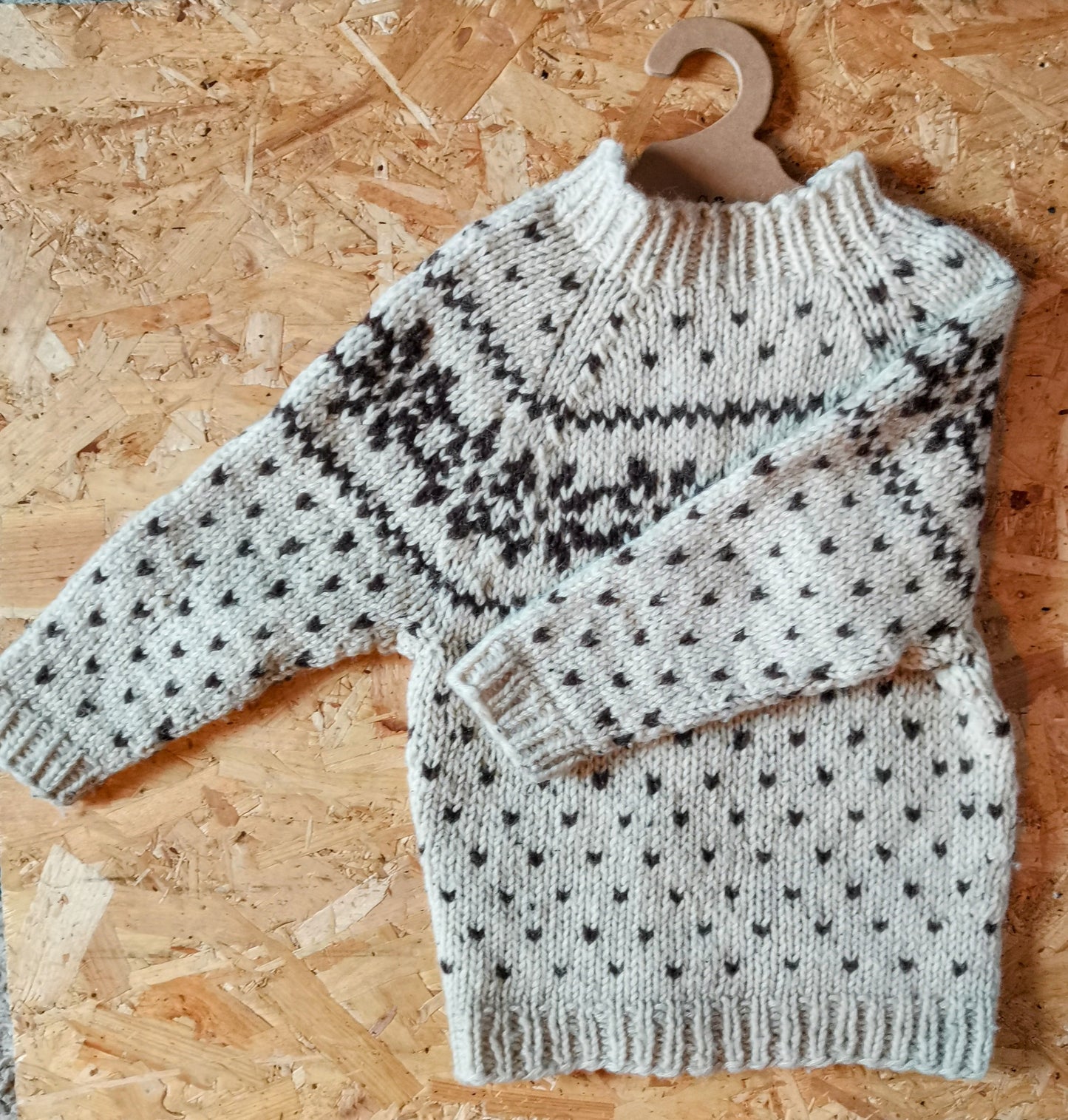 Handknitted Jumper - Beige (6-7yrs)