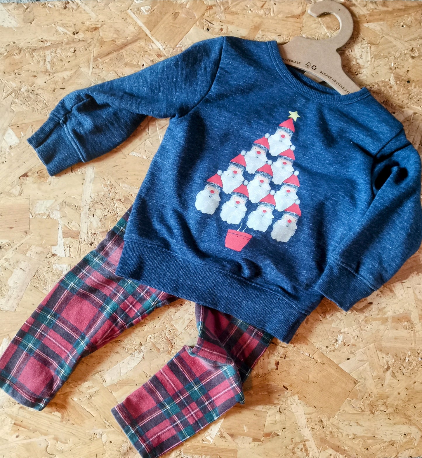 Preloved Christmas Outfit (18-24m)
